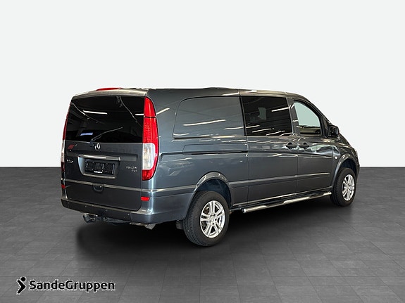Mercedes-Benz Viano 5 of 15