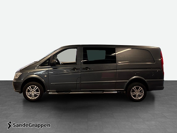 Mercedes-Benz Viano 2 of 15
