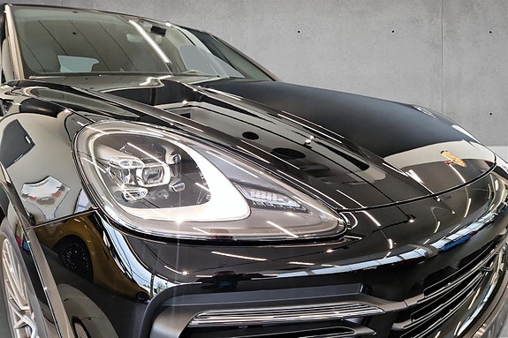 Porsche Cayenne Coupe 18 of 20