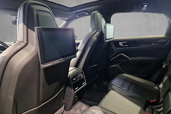 Porsche Cayenne Coupe 12 of 20