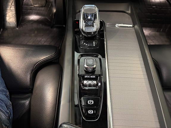 Volvo XC60 17 of 30