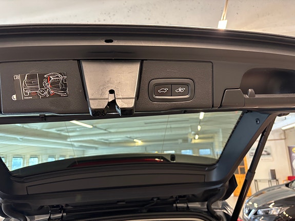 Volvo XC60 27 of 30