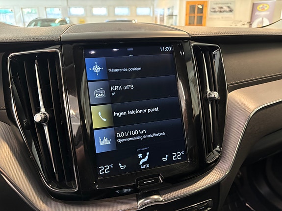 Volvo XC60 11 of 30