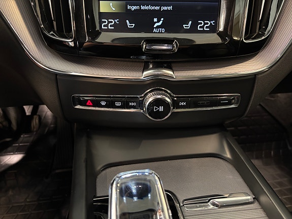 Volvo XC60 16 of 30