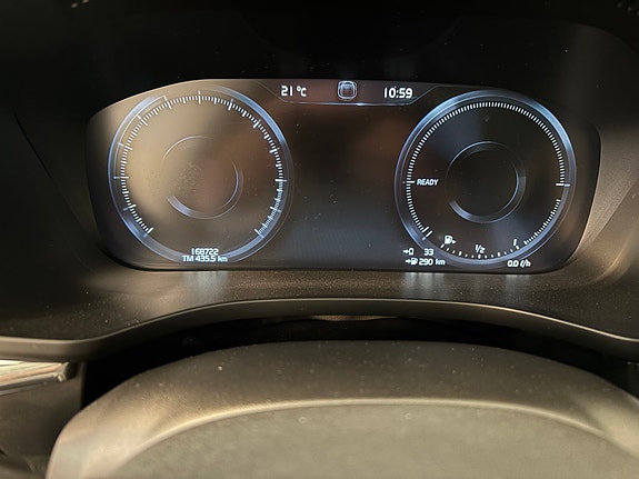 Volvo XC60 9 of 30