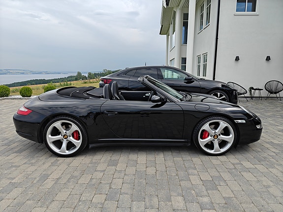 Porsche 911 2 of 26