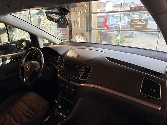 Volkswagen Sharan 8 of 23
