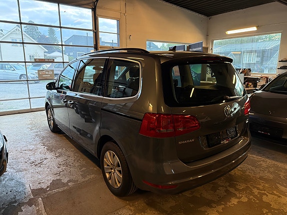 Volkswagen Sharan 3 of 23