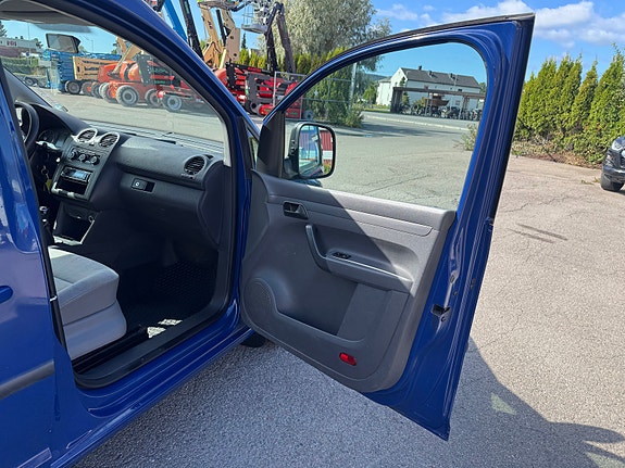 Volkswagen Caddy Maxi 21 of 30