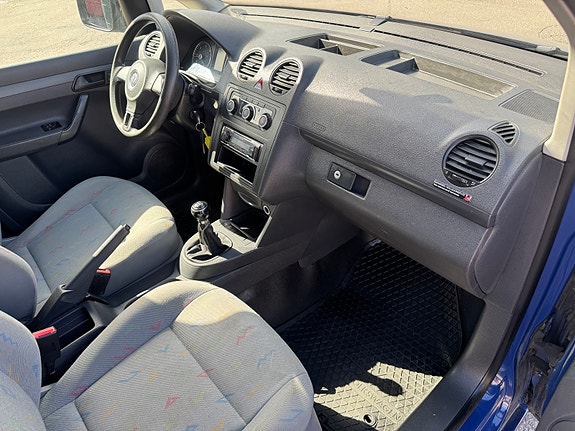 Volkswagen Caddy Maxi 18 of 30