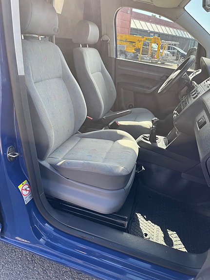 Volkswagen Caddy Maxi 17 of 30