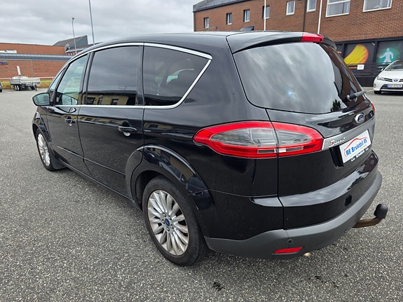 Ford S-MAX 8 of 25