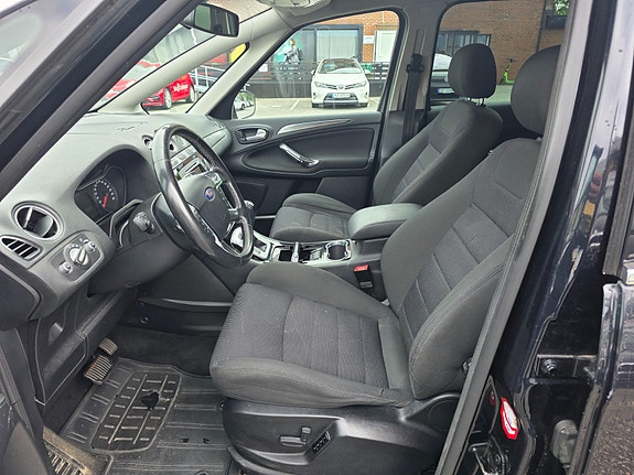 Ford S-MAX 12 of 25