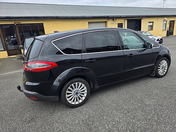 Ford S-MAX 5 of 25