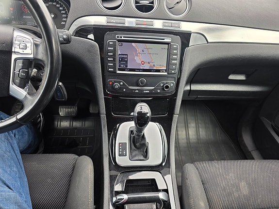 Ford S-MAX 18 of 25