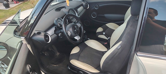 MINI Cooper 18 of 19
