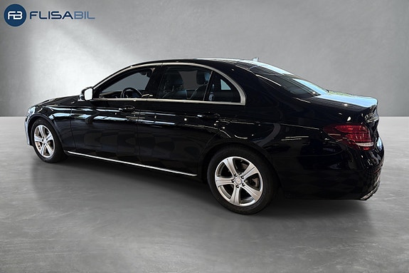Mercedes-Benz 5 of 30