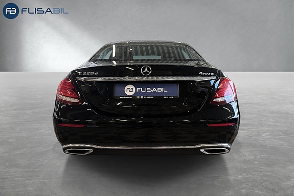 Mercedes-Benz 7 of 30