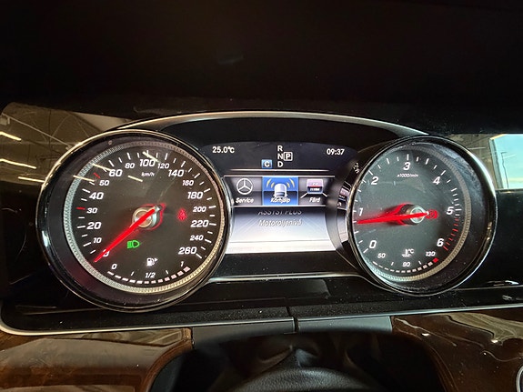 Mercedes-Benz 29 of 30