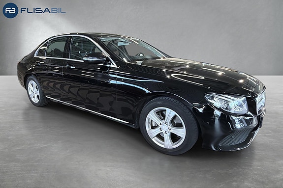 Mercedes-Benz 12 of 30