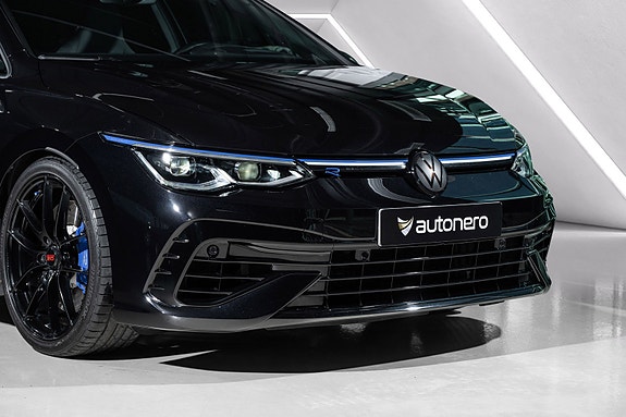 Volkswagen Golf VIII 10 of 30