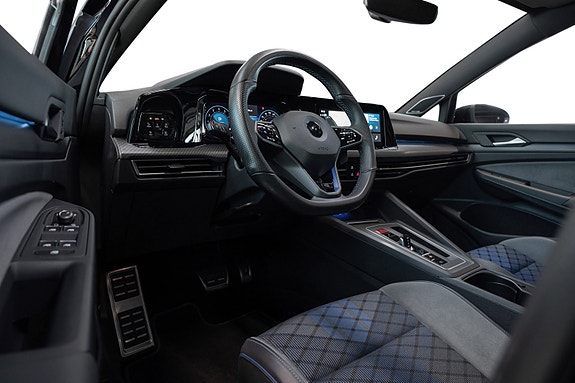 Volkswagen Golf VIII 14 of 30