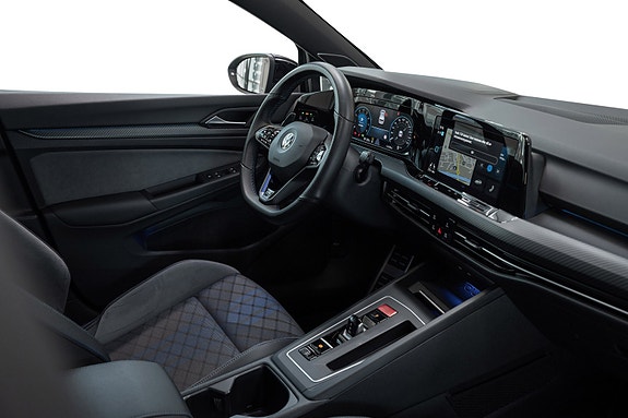 Volkswagen Golf VIII 30 of 30