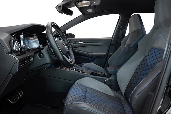 Volkswagen Golf VIII 15 of 30