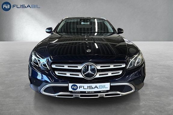 Mercedes-Benz 12 of 30