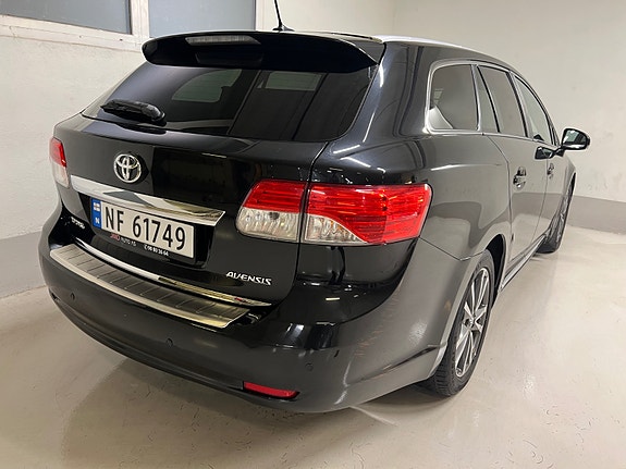 Toyota Avensis 4 of 25