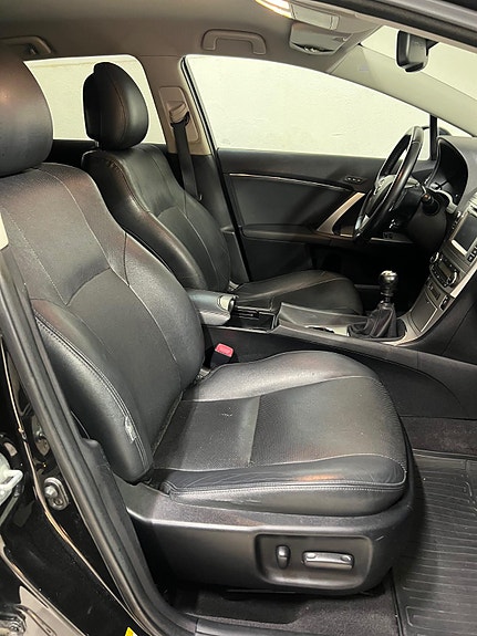 Toyota Avensis 23 of 25