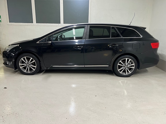 Toyota Avensis 3 of 25
