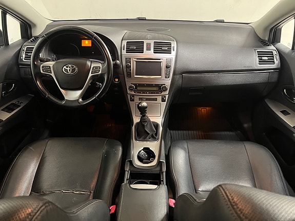 Toyota Avensis 21 of 25