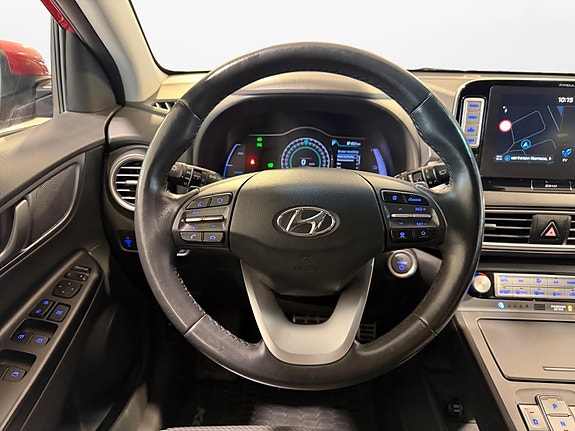 Hyundai Kona 11 of 30