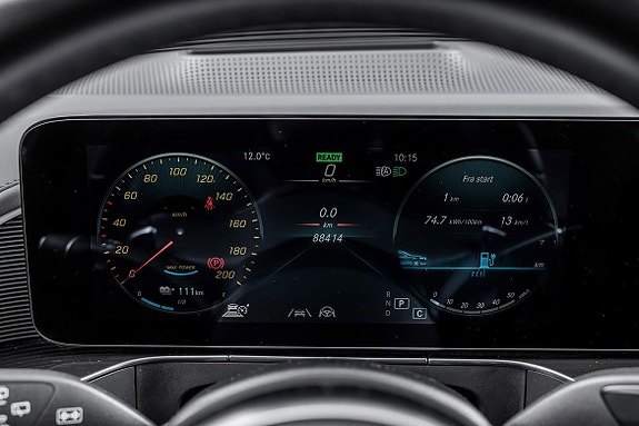 Mercedes-Benz EQC400 15 of 24