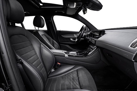 Mercedes-Benz EQC400 23 of 24