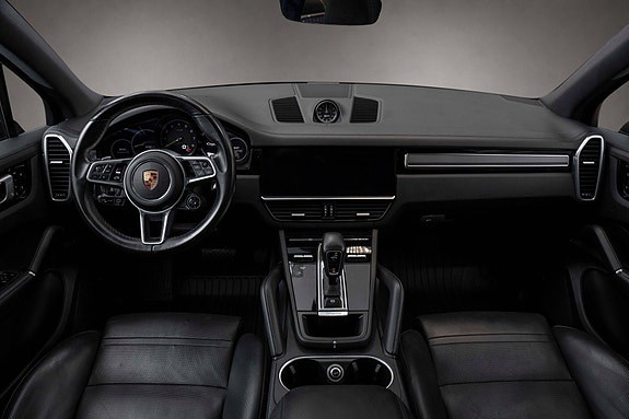 Porsche Cayenne 28 of 30