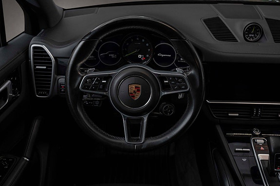 Porsche Cayenne 29 of 30