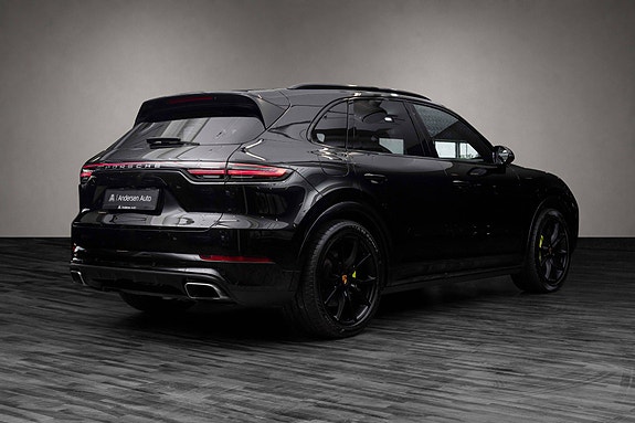 Porsche Cayenne 7 of 30
