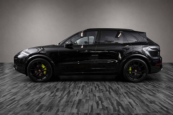 Porsche Cayenne 4 of 30