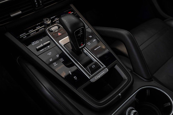 Porsche Cayenne 20 of 30