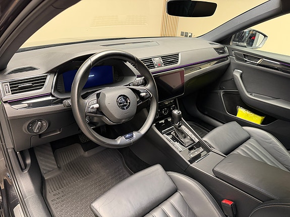 Skoda Superb 16 of 30