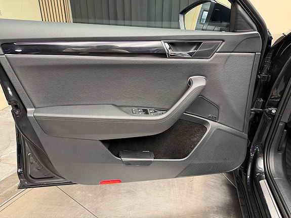 Skoda Superb 10 of 30