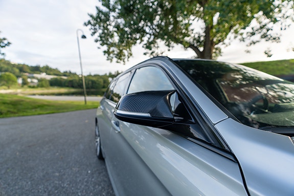 BMW 320i 14 of 30