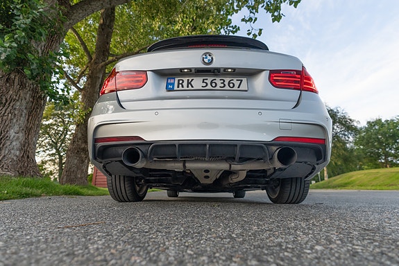 BMW 320i 30 of 30
