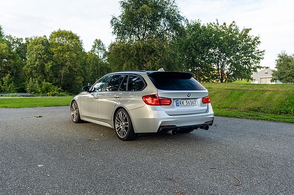 BMW 320i 9 of 30