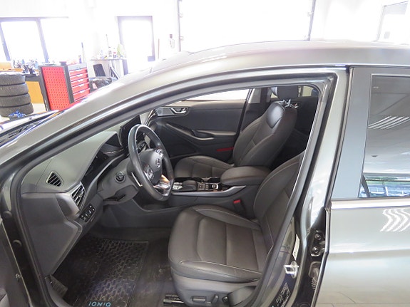 Hyundai IONIQ 10 of 25