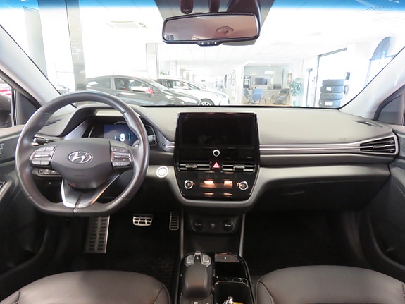 Hyundai IONIQ 13 of 25