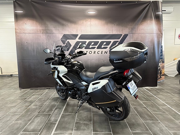 Kawasaki Versys 1100 SE Grand Tourer DEMO 5 of 16