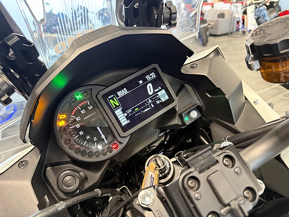 Kawasaki Versys 1100 SE Grand Tourer DEMO 10 of 16